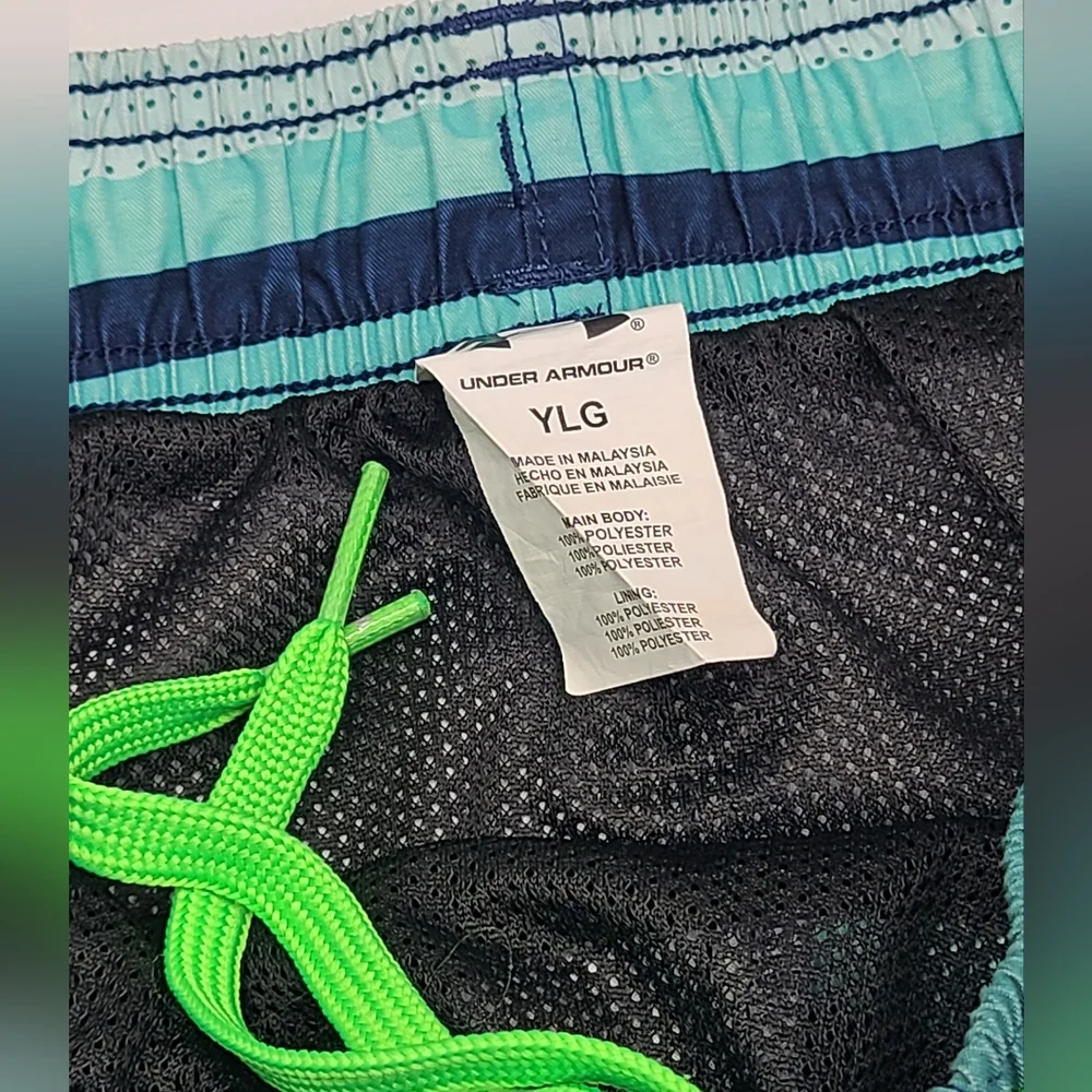 Under Armour boys' striped swim trunks size L